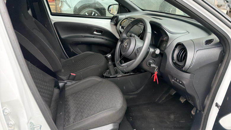 Toyota Aygo X 1.0 VVT-i Edge 5dr Petrol Hatchback